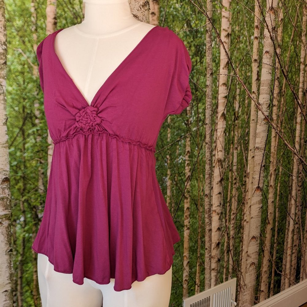 Max Studio Deep V Blouse w Rosette & Bubble Sleeves - Picture 4 of 4